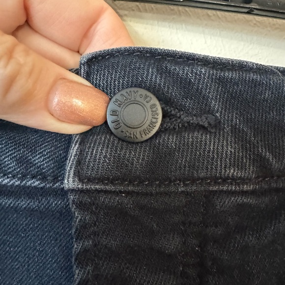 ❤️* OLD NAVY BLACK DISTRESSED JEANS SECRET SLIMMING PANEL   SIZE: 16 - Picture 3 of 8